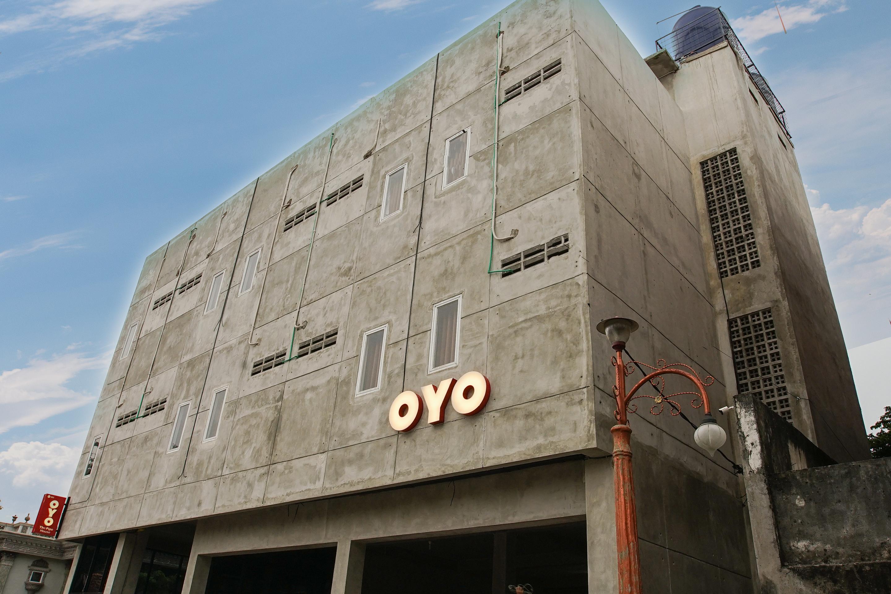 Oyo 183 The Pipe House Hotel Palembang Exterior photo